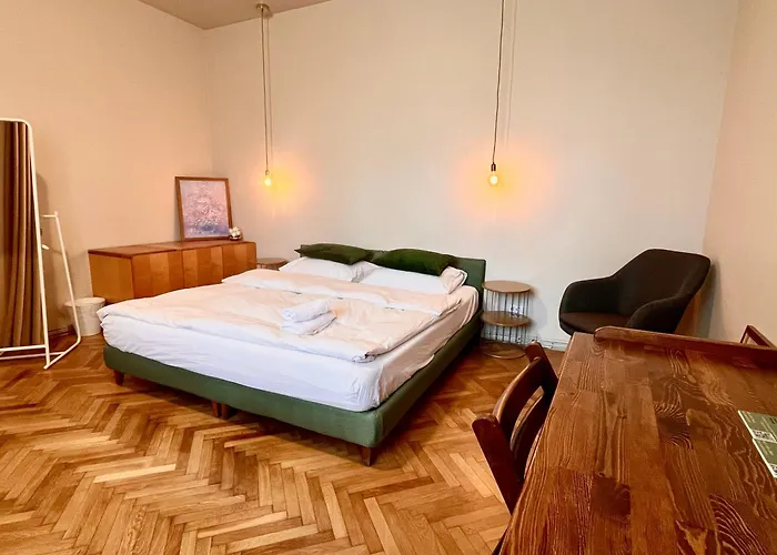 City Center Unirii Square Private Rooms With City View - Shared Amenities
