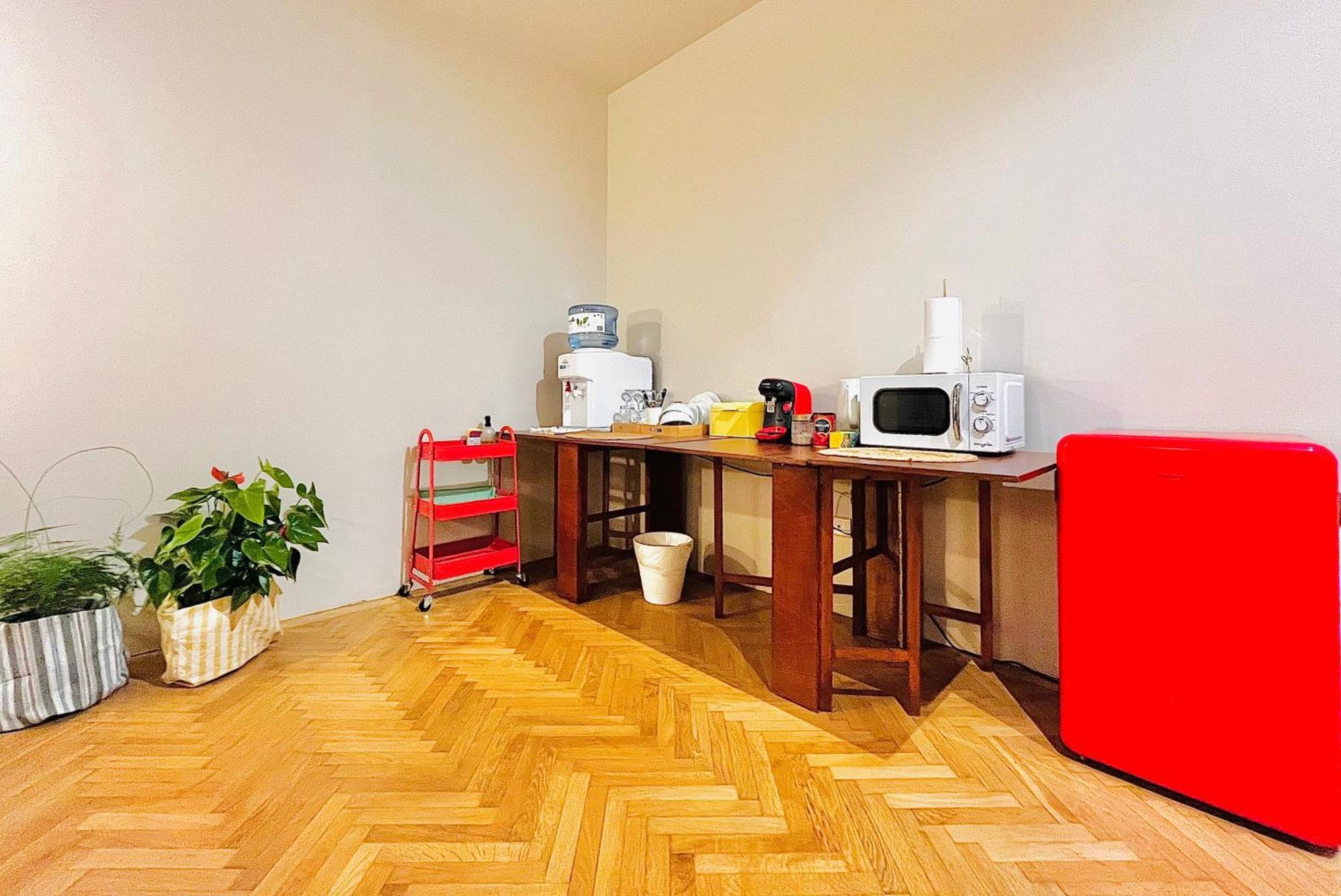 Center Unirii Square Private With View - Shared Amenities בית אירוח