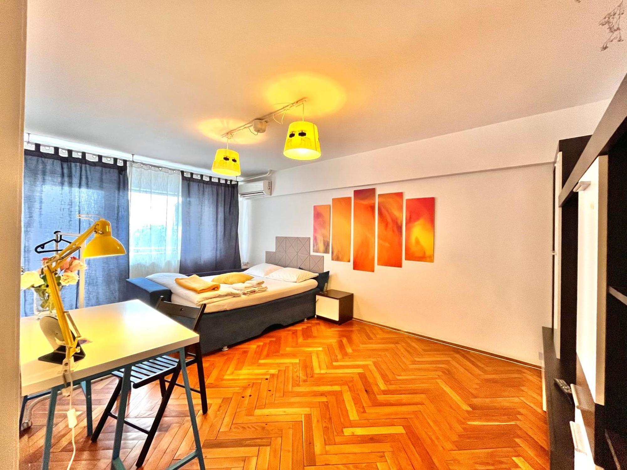 Center Unirii Square Private With View - Shared Amenities * בוקרשט