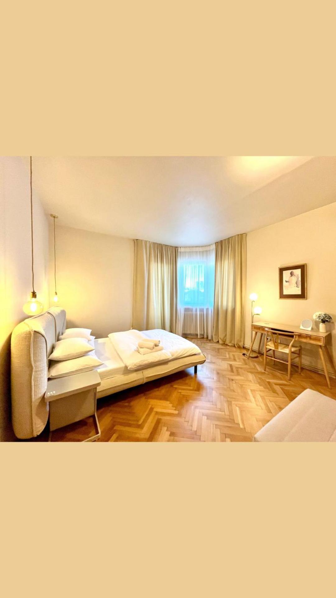 בית אירוח Center Unirii Square Private With View - Shared Amenities בוקרשט