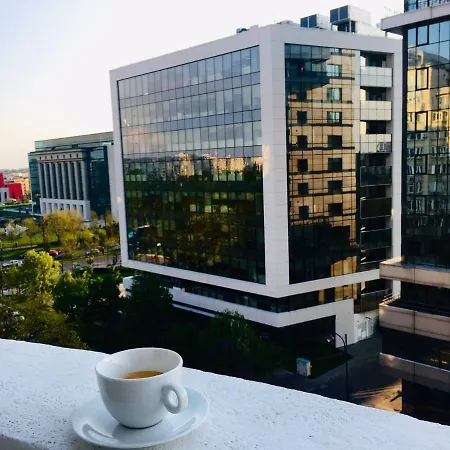 בוקרשט City Center Unirii Square Private Rooms With City View - Shared Amenities מראה חיצוני תמונה