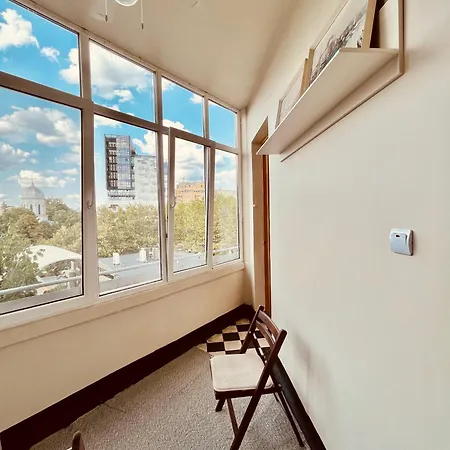 בוקרשט City Center Unirii Square Private Rooms With City View - Shared Amenities מראה חיצוני תמונה