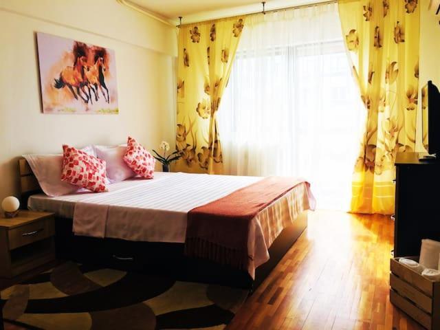 Center Unirii Square Private With View - Shared Amenities Privatunterkunft *